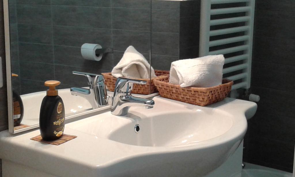La Casa Di Emma Bed & Breakfast Rozzano Eksteriør bilde